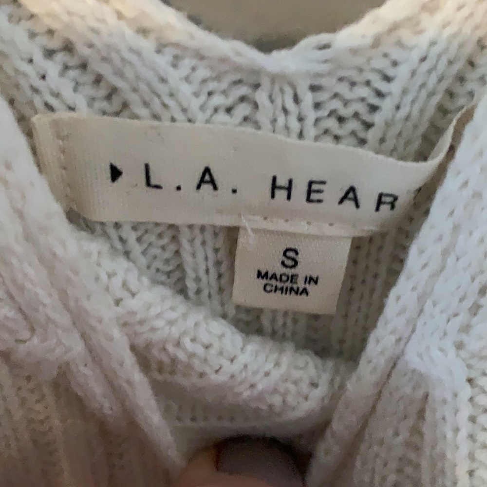 L.A. Hearts Sweater Size Small - Picture 7 of 7